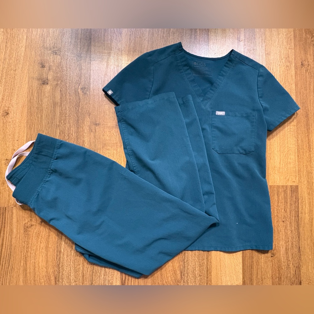 Figs Caribbean Blue Scrub Set
